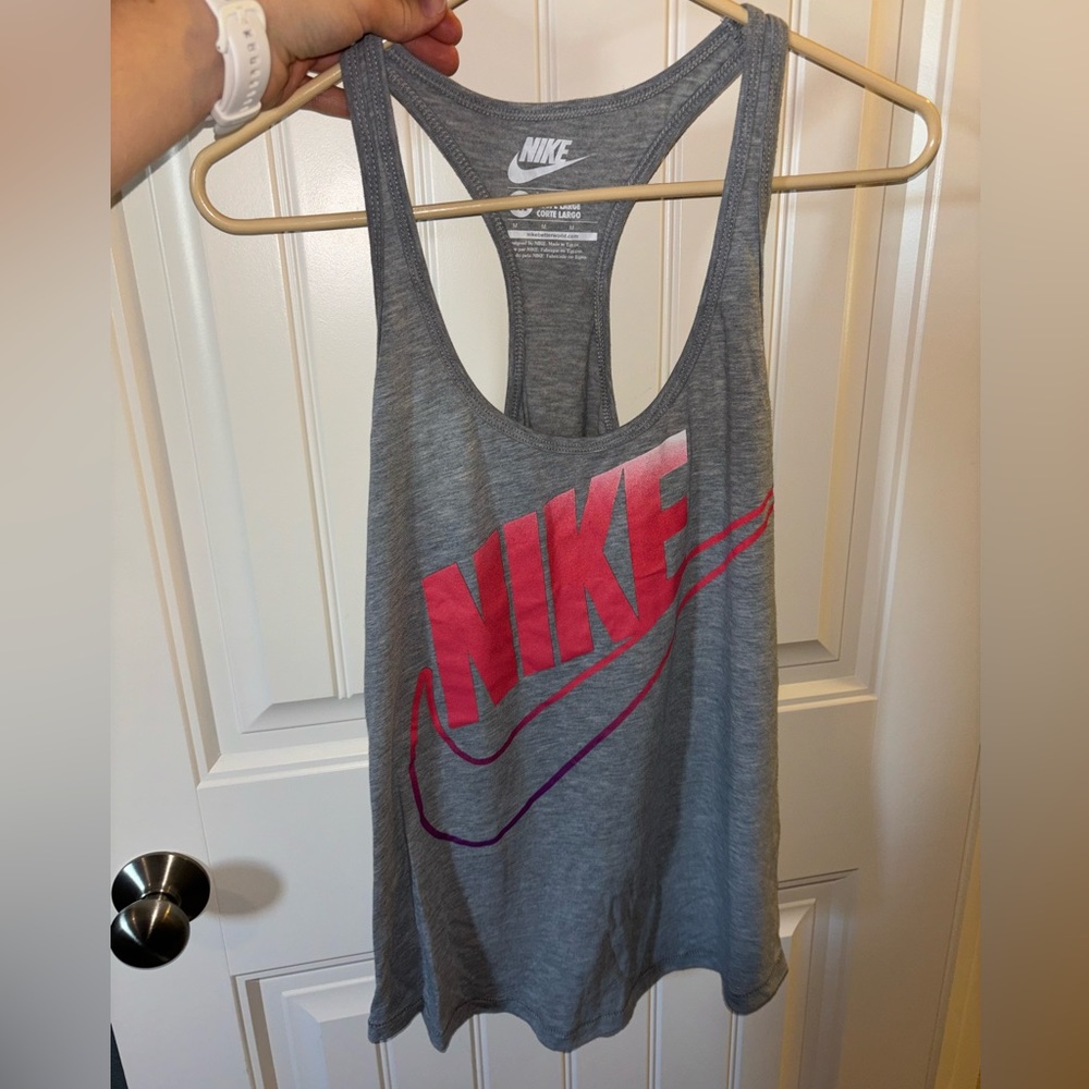 Nike Women’s Gray Loose Fit Workout Tank- size medium